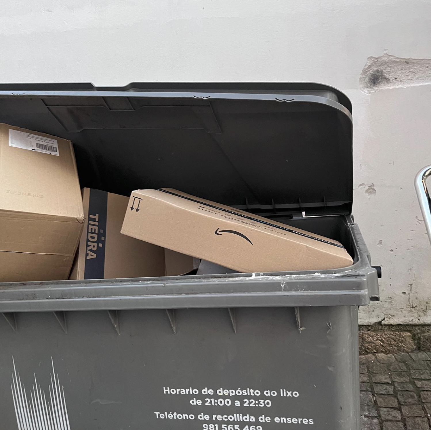 amazon-sad