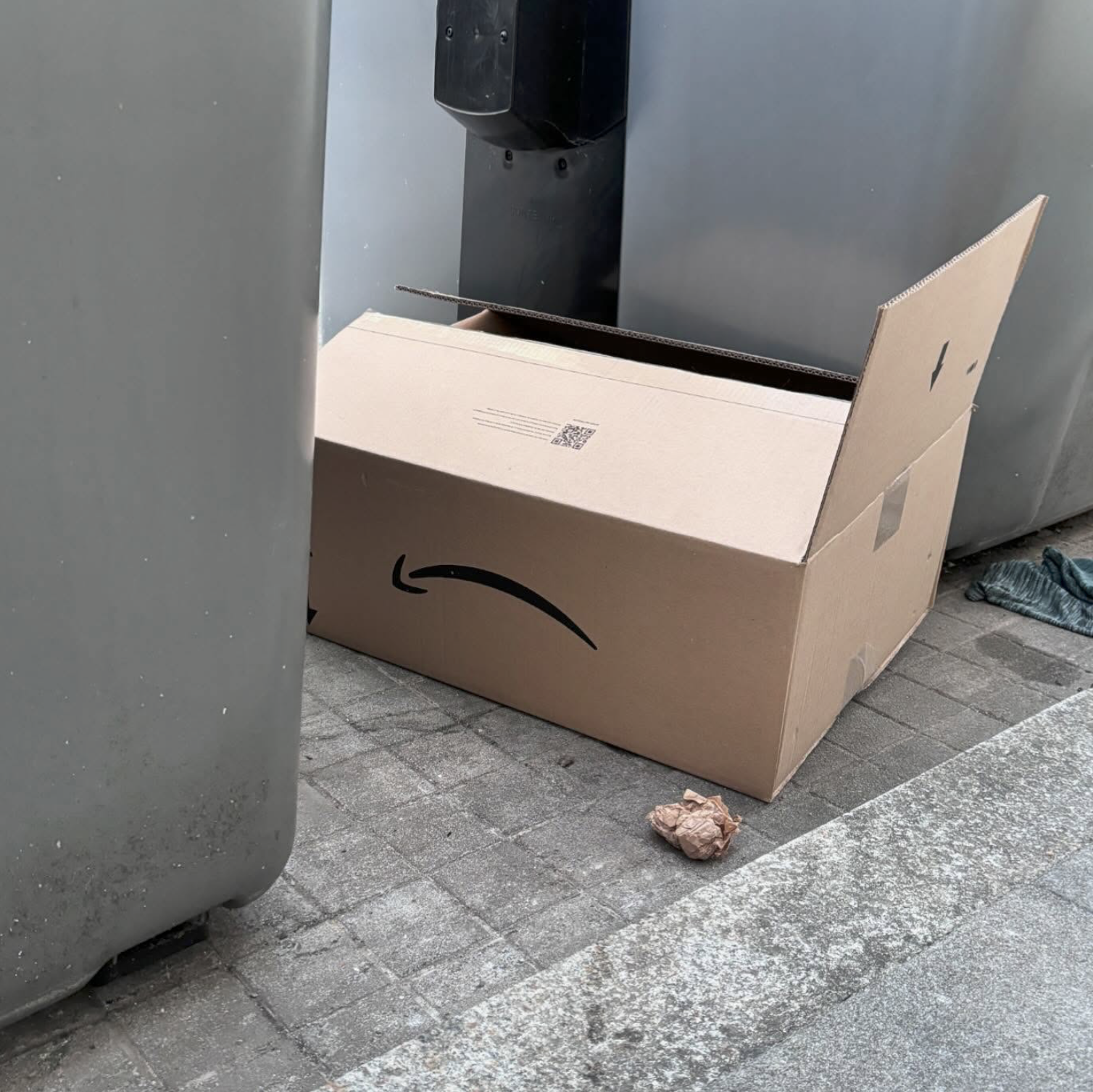 amazon-sad